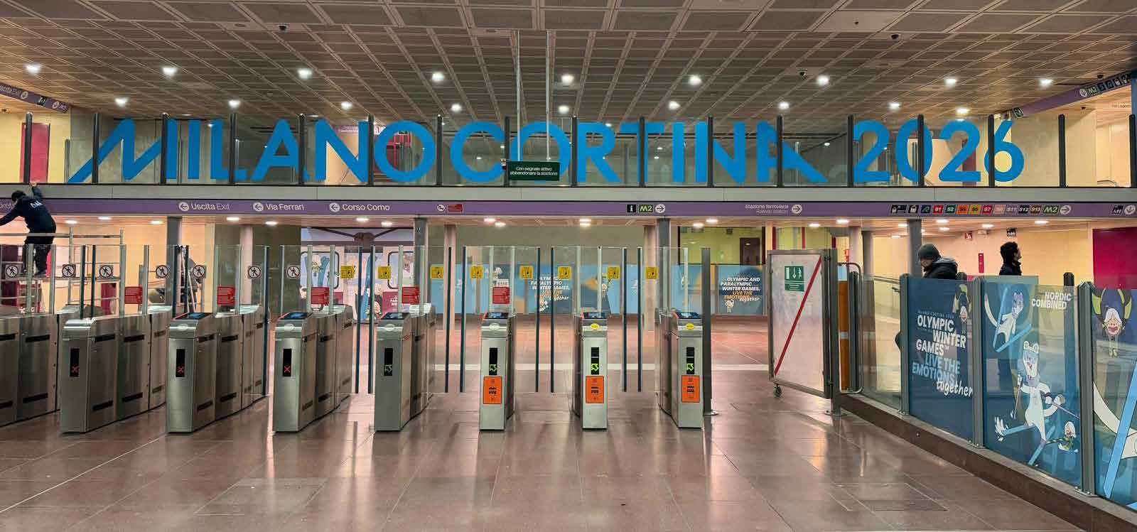 Stazione M5 con allestimento Milano Cortina 2026